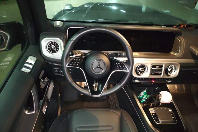 Used Mercedes-Benz G-Class 2024 G 500 Steering Wheel