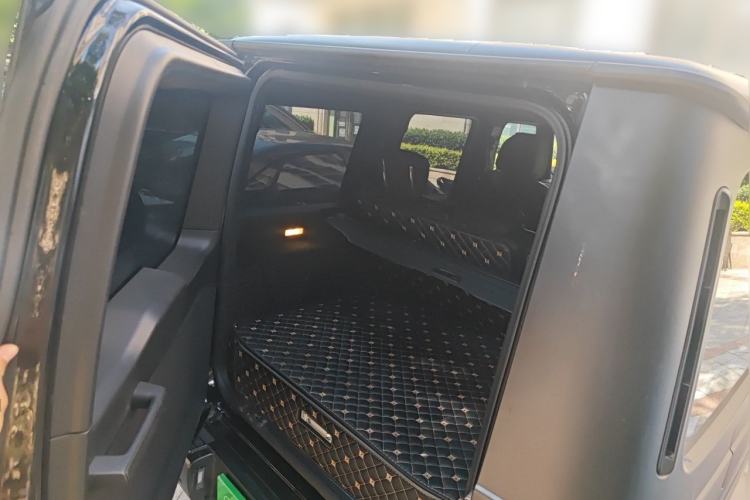 Used Mercedes-Benz G-Class 2024 G 350 Trunk
