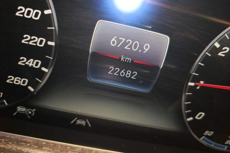 Used Mercedes-Benz G-Class 2024 G 350 Odometer Close Up
