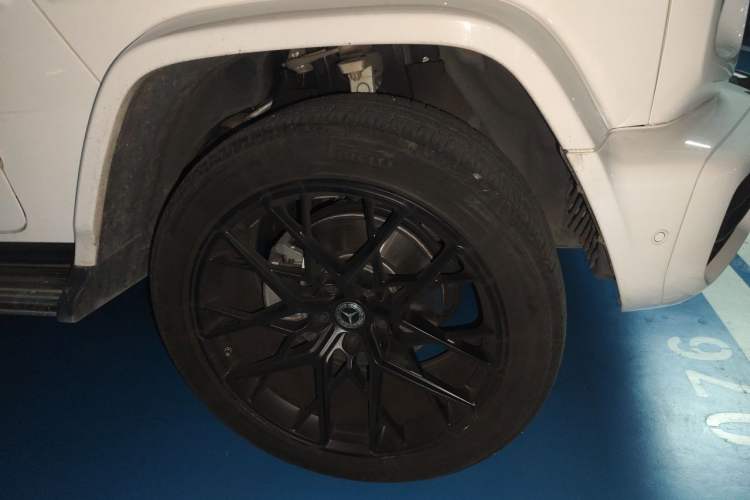 Used Mercedes-Benz G-Class 2024 G 350 Right Front Wheel Hub