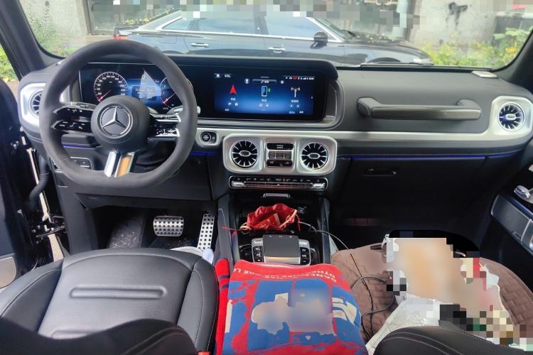 Used Mercedes-Benz G-Class 2025 G 500 Center Console