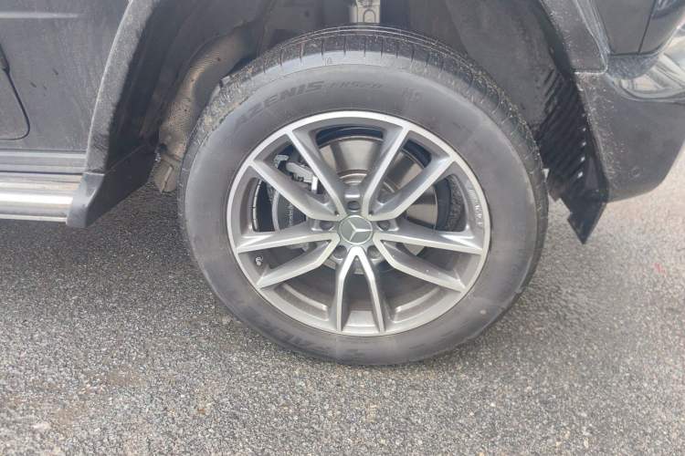 Used Mercedes-Benz G-Class 2025 G 500 Right Front Wheel Hub