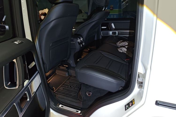 Used Mercedes-Benz G-Class 2025 G 500 Left Rear Seat