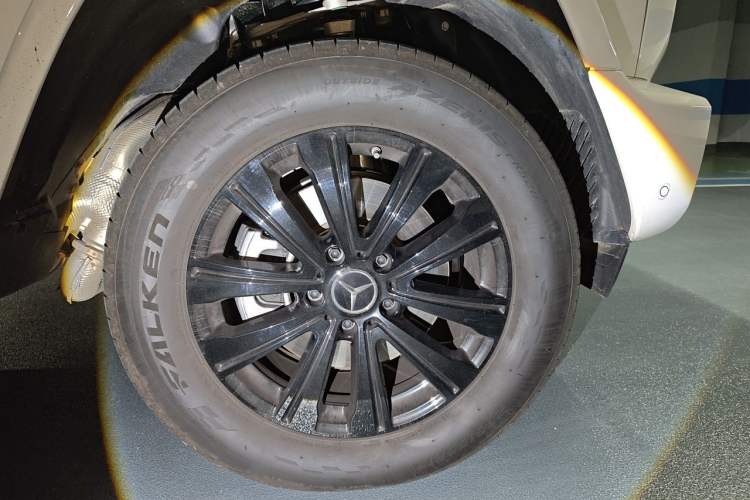 Used Mercedes-Benz G-Class 2025 G 500 Right Front Wheel Hub