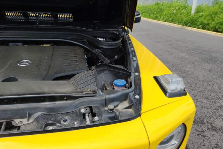 Used Mercedes-Benz G-Class 2025 G 500 Engine Bay Left
