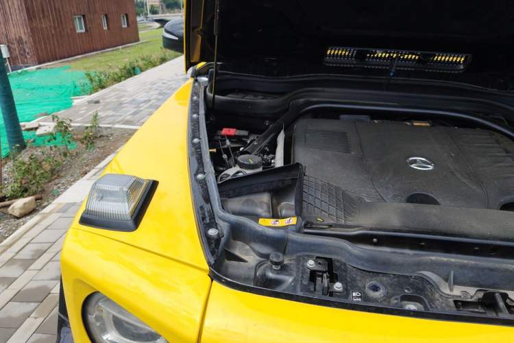 Used Mercedes-Benz G-Class 2025 G 500 Engine Bay Right