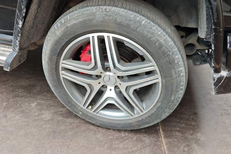 Used Mercedes-Benz G-Class AMG 2013 AMG G 63 Right Front Wheel Hub