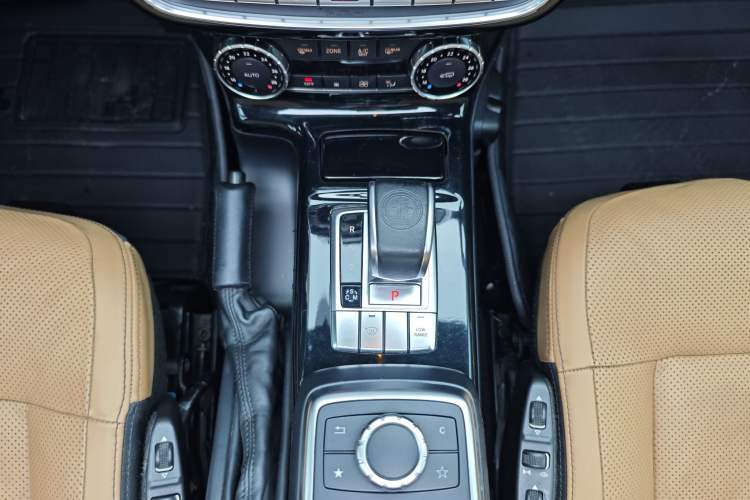 Used Mercedes-Benz G-Class AMG 2013 AMG G 63 Interior 9