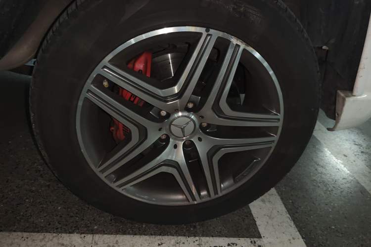 Used Mercedes-Benz G-Class AMG 2013 AMG G 63 Right Front Wheel Hub