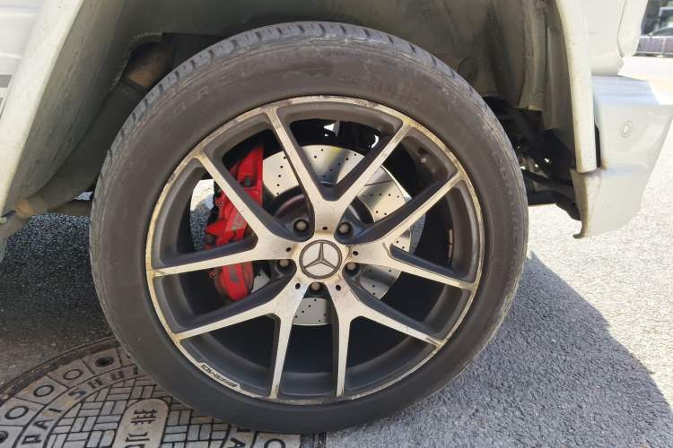 Used Mercedes-Benz G-Class AMG 2016 AMG G 63 Edition 463 Right Front Wheel Hub