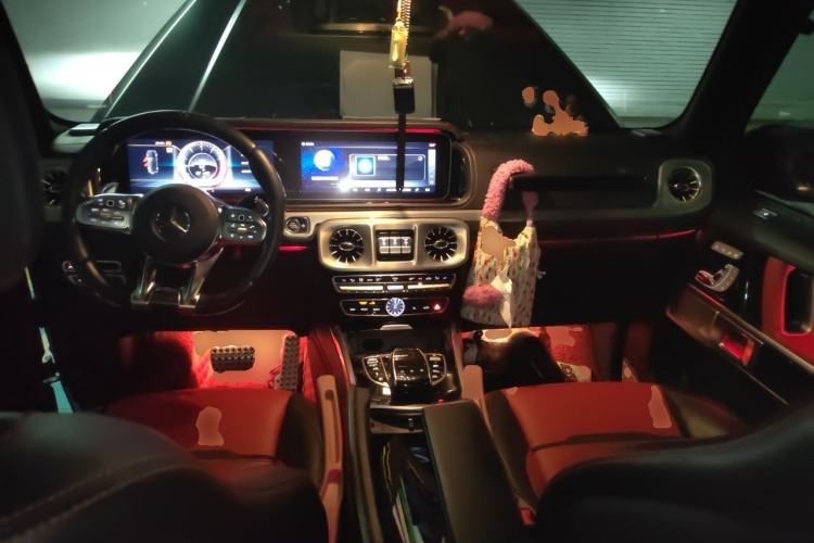 Used Mercedes-Benz G-Class AMG 2019 AMG G 63 Center Console