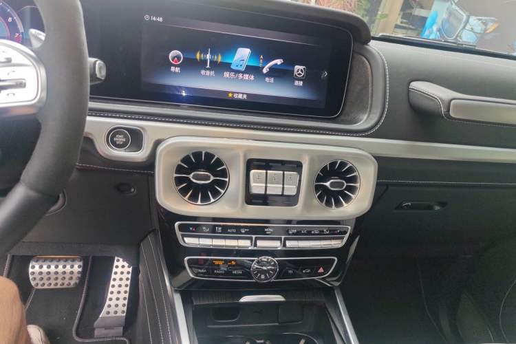 Used Mercedes-Benz G-Class AMG  Audio And AC Panel