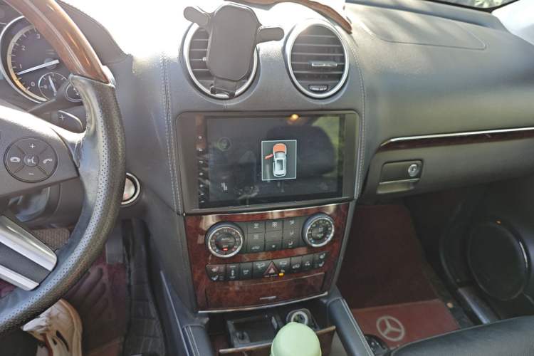 Used Mercedes-Benz GL-Class 2008 GL 550 4MATIC Audio And AC Panel