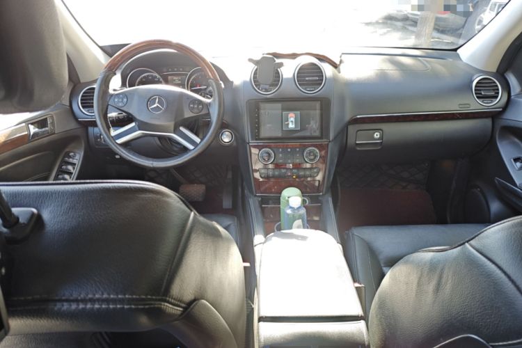 Used Mercedes-Benz GL-Class 2008 GL 550 4MATIC Center Console