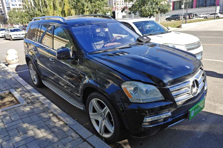 Used Mercedes-Benz GL-Class 2008 GL 550 4MATIC Front Right 45 Deg