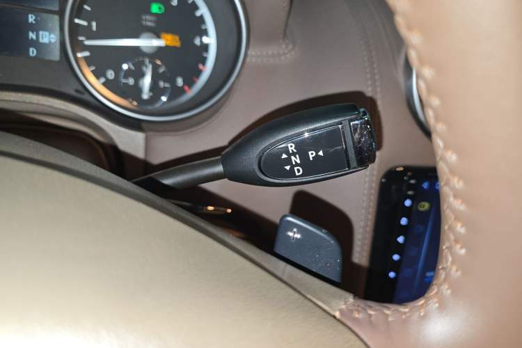 Used Mercedes-Benz GL-Class  Gear Lever