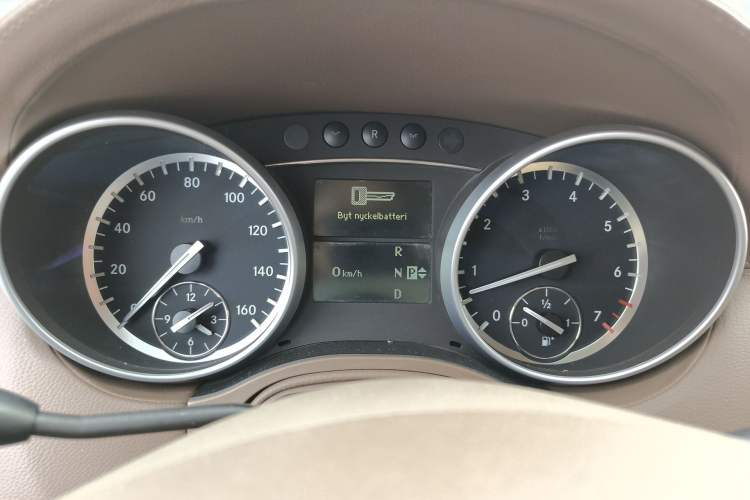 Used Mercedes-Benz GL-Class 2008 GL 550 4MATIC Instrument Cluster
