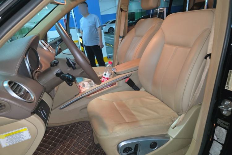 Used Mercedes-Benz GL-Class  Left Front Seat