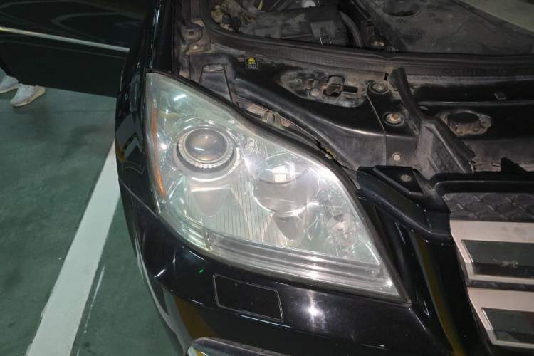 Used Mercedes-Benz GL-Class  Right Front Headlight