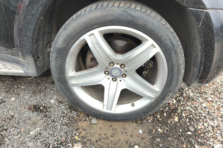 Used Mercedes-Benz GL-Class 2008 GL 550 4MATIC Right Front Wheel Hub