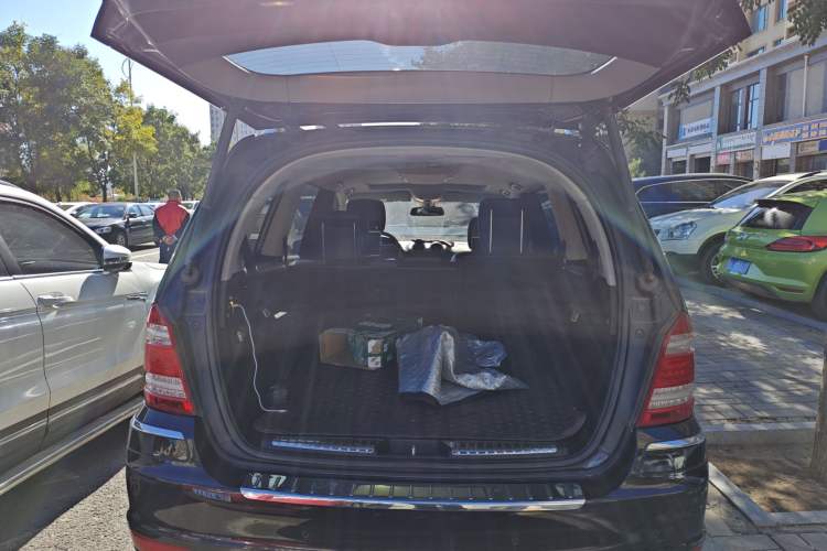 Used Mercedes-Benz GL-Class 2008 GL 550 4MATIC Trunk