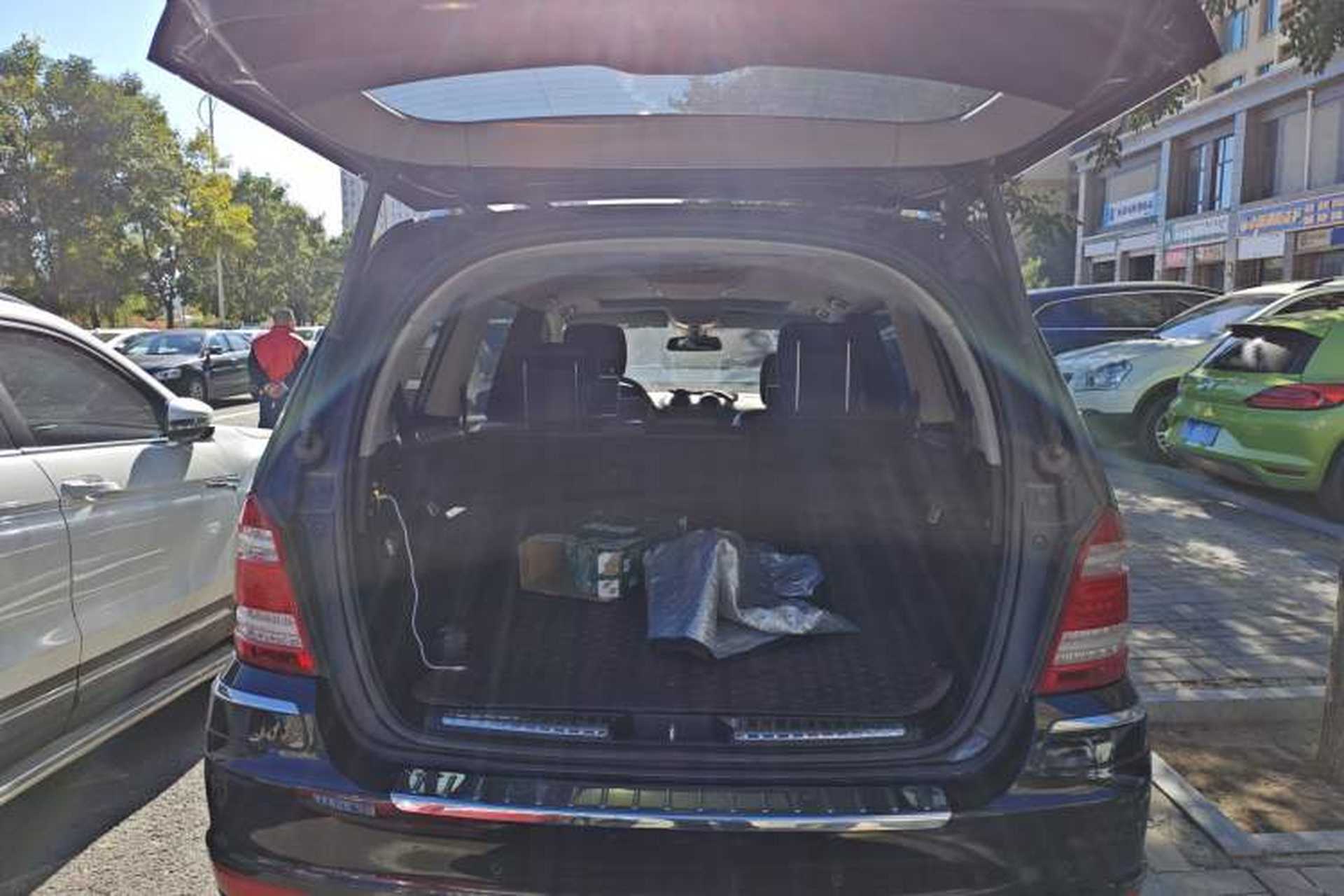 Used Mercedes-Benz GL-Class 2008 GL 550 4MATIC Trunk