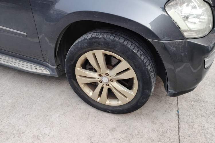 Used Mercedes-Benz GL-Class 2008 GL 450 4MATIC Prestige Edition Right Front Wheel Hub