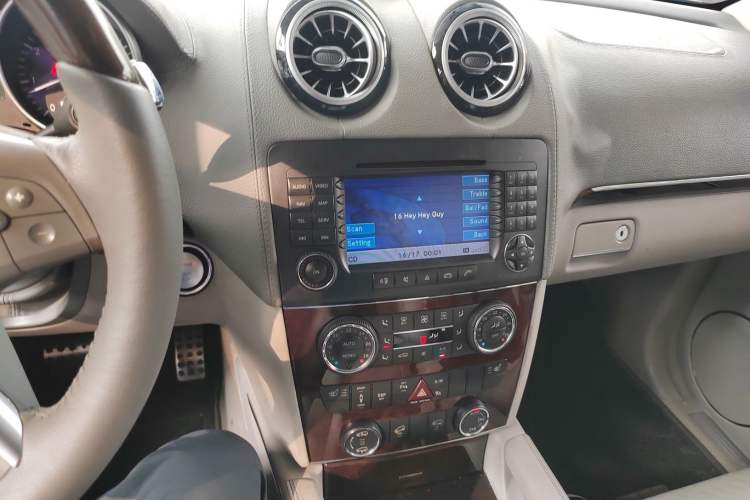 Used Mercedes-Benz GL-Class 2008 GL 450 4MATIC Classic Model Audio And AC Panel