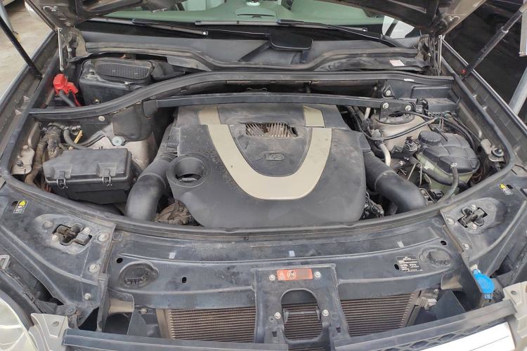 Used Mercedes-Benz GL-Class 2008 GL 450 4MATIC Classic Model Engine Bay