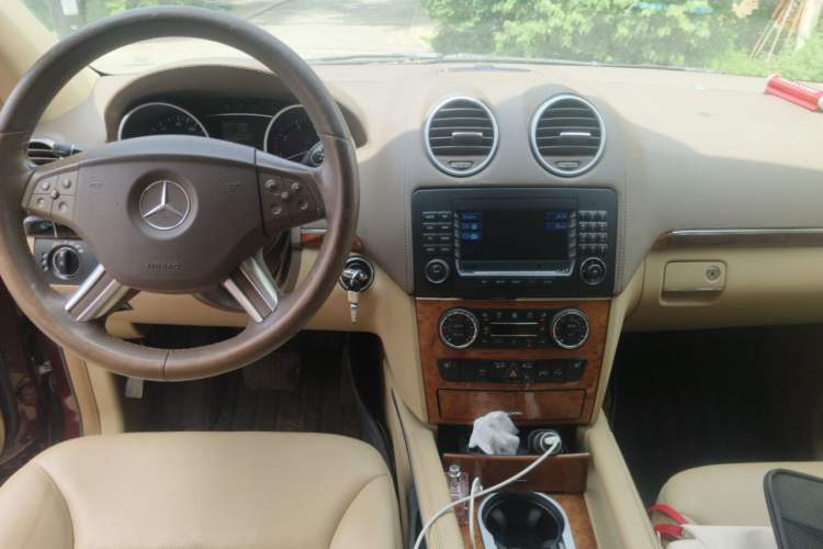 Used Mercedes-Benz GL-Class  Center Console