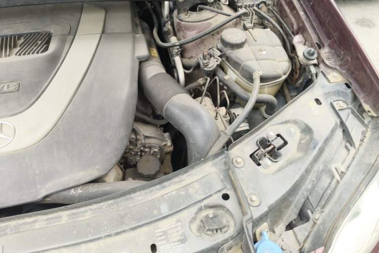 Used Mercedes-Benz GL-Class  Engine Bay Left