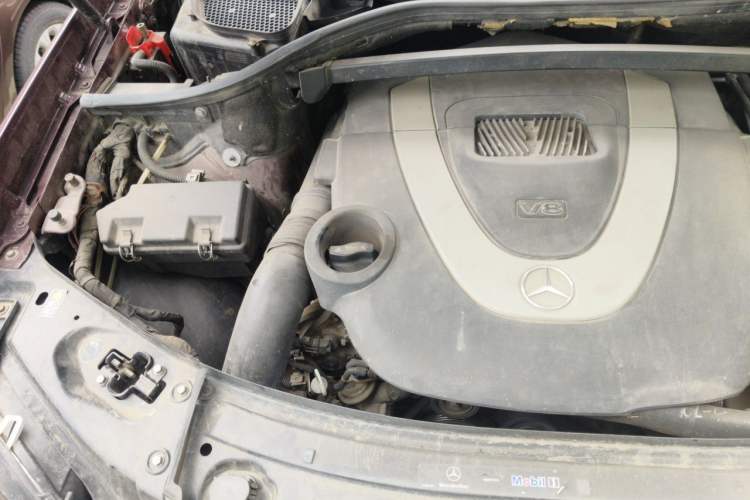 Used Mercedes-Benz GL-Class  Engine Bay Right