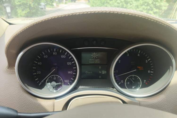 Used Mercedes-Benz GL-Class  Instrument Cluster