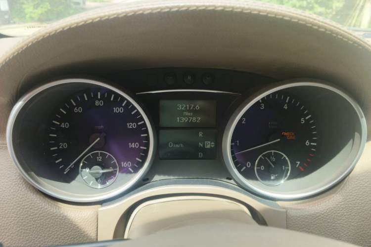 Used Mercedes-Benz GL-Class  Odometer Close Up