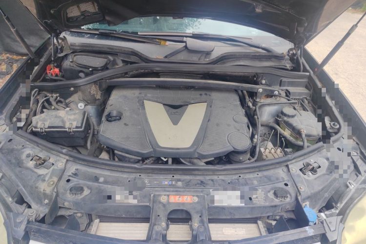 Used Mercedes-Benz GL-Class  Engine Bay