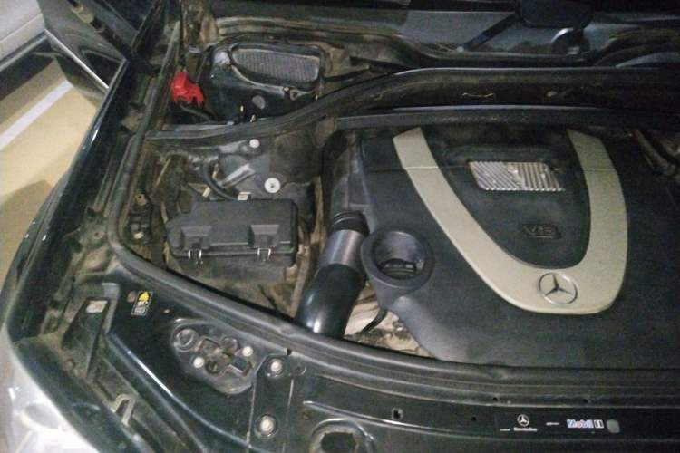 Used Mercedes-Benz GL-Class  Engine Bay Right