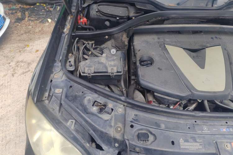 Used Mercedes-Benz GL-Class  Engine Bay Right