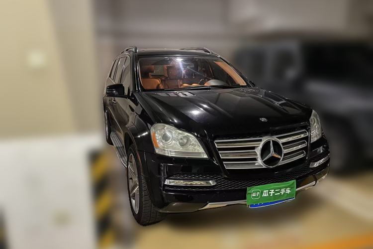 Used Mercedes-Benz GL-Class  Front Right 45 Deg