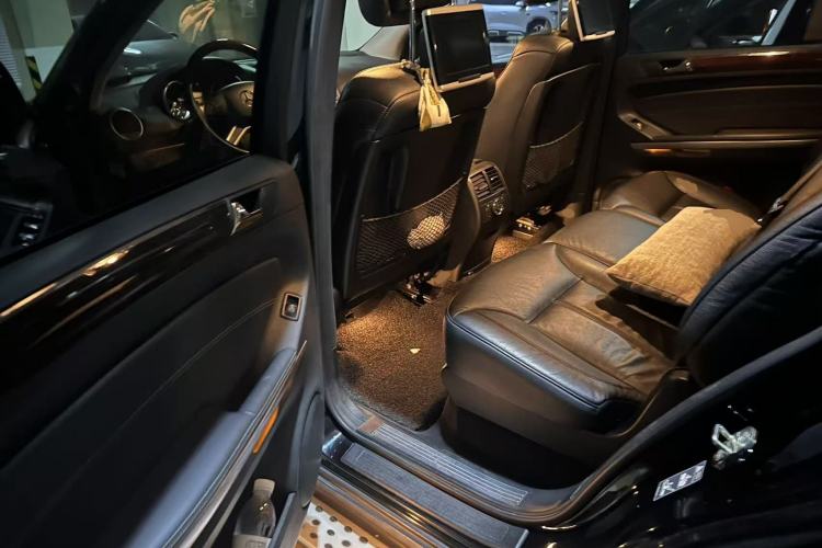 Used Mercedes-Benz GL-Class  Left Rear Seat