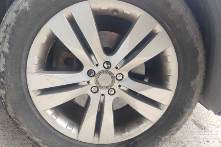 Used Mercedes-Benz GL-Class  Right Front Wheel Hub