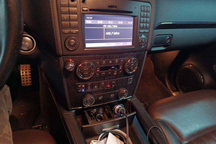 Used Mercedes-Benz GL-Class 2011 GL 450 Prestige Grand Edition Audio And AC Panel