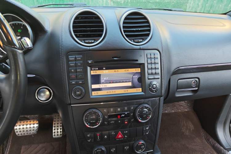 Used Mercedes-Benz GL-Class 2011 GL 450 Prestige Grand Edition Audio And AC Panel