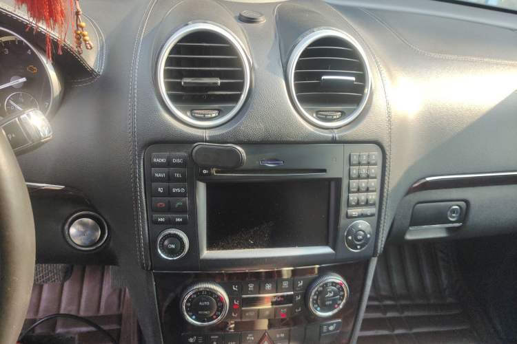 Used Mercedes-Benz GL-Class 2011 GL 450 Prestige Grand Edition Audio And AC Panel