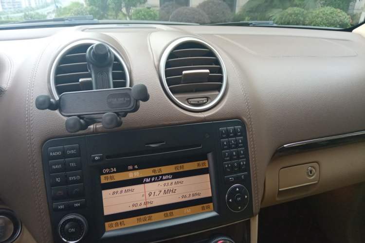 Used Mercedes-Benz GL-Class 2011 GL 450 Prestige Grand Edition Audio And AC Panel