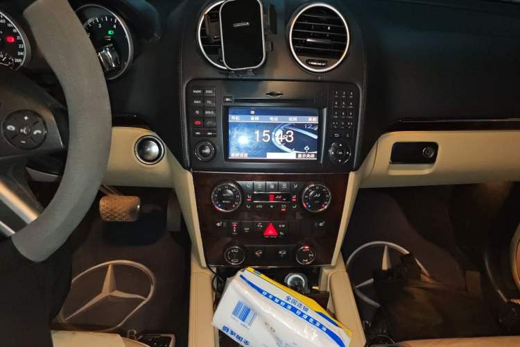 Used Mercedes-Benz GL-Class 2011 GL 450 4MATIC Prestige Edition Audio And AC Panel