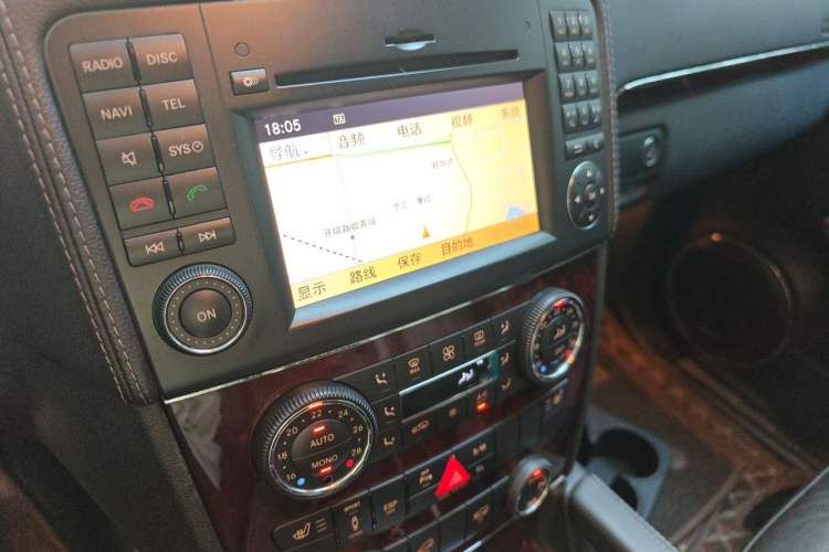 Used Mercedes-Benz GL-Class 2011 GL 450 4MATIC Prestige Edition Audio And AC Panel