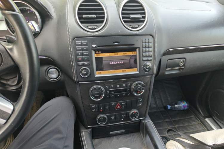 Used Mercedes-Benz GL-Class 2011 GL 450 4MATIC Prestige Edition Audio And AC Panel