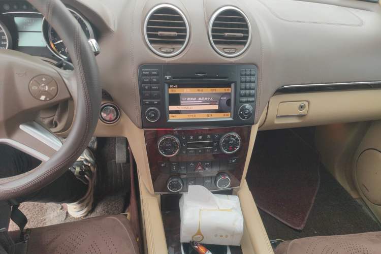 Used Mercedes-Benz GL-Class 2011 GL 450 Prestige Grand Edition Audio And AC Panel