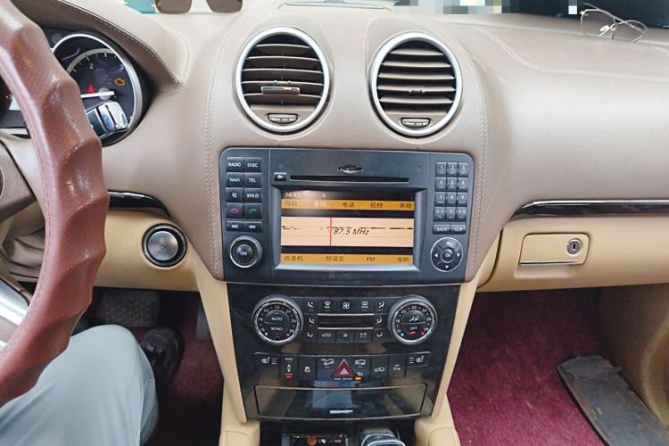 Used Mercedes-Benz GL-Class  Audio And AC Panel