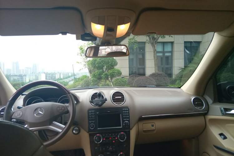 Used Mercedes-Benz GL-Class 2011 GL 450 Prestige Grand Edition Center Console